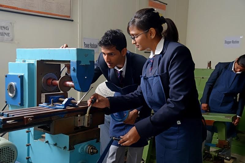 Mangalmay Institute of Engineering and Technology Greater Noida Laboratory photo 1